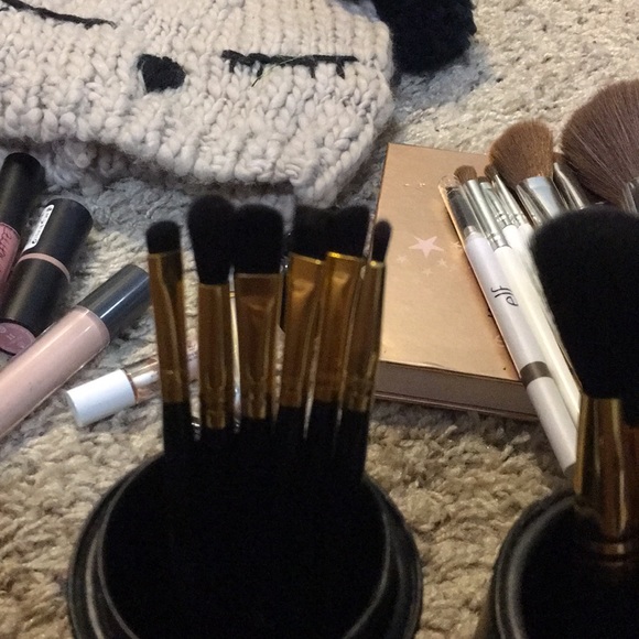 Full BH brush set and carrier - Picture 2 of 5